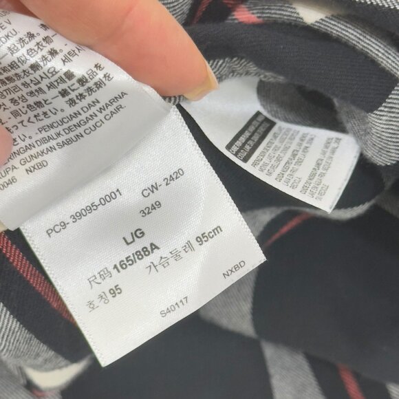 Levis Women Relaxed Fit Plaid Button-Up Shirt SZ Large Black/Red - Picture 9 of 14